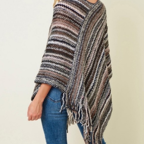 Boho Chic Poncho - Picture 5 of 8